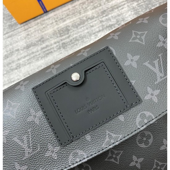 LV Messenger Voyager PM For Men